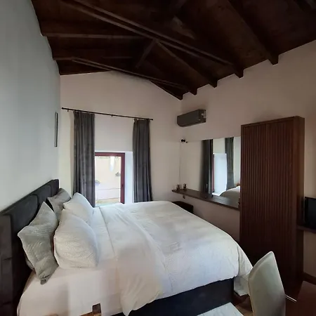 Evanthia Maisonette Tatil Evi